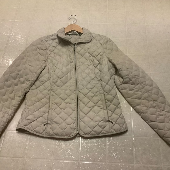 Eddie Bauer Jackets & Blazers - Eddie Bauer light down jacket, size medium